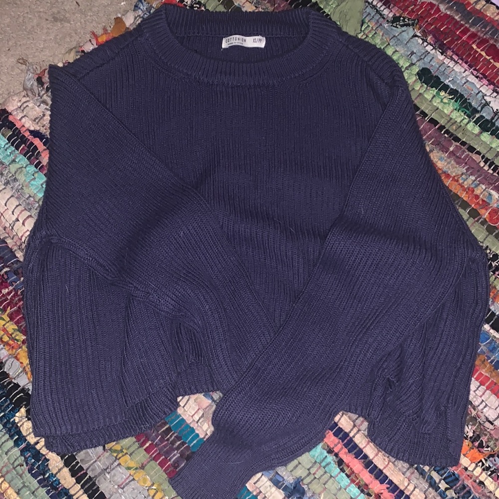 dark blue long sleeve cropped sweater